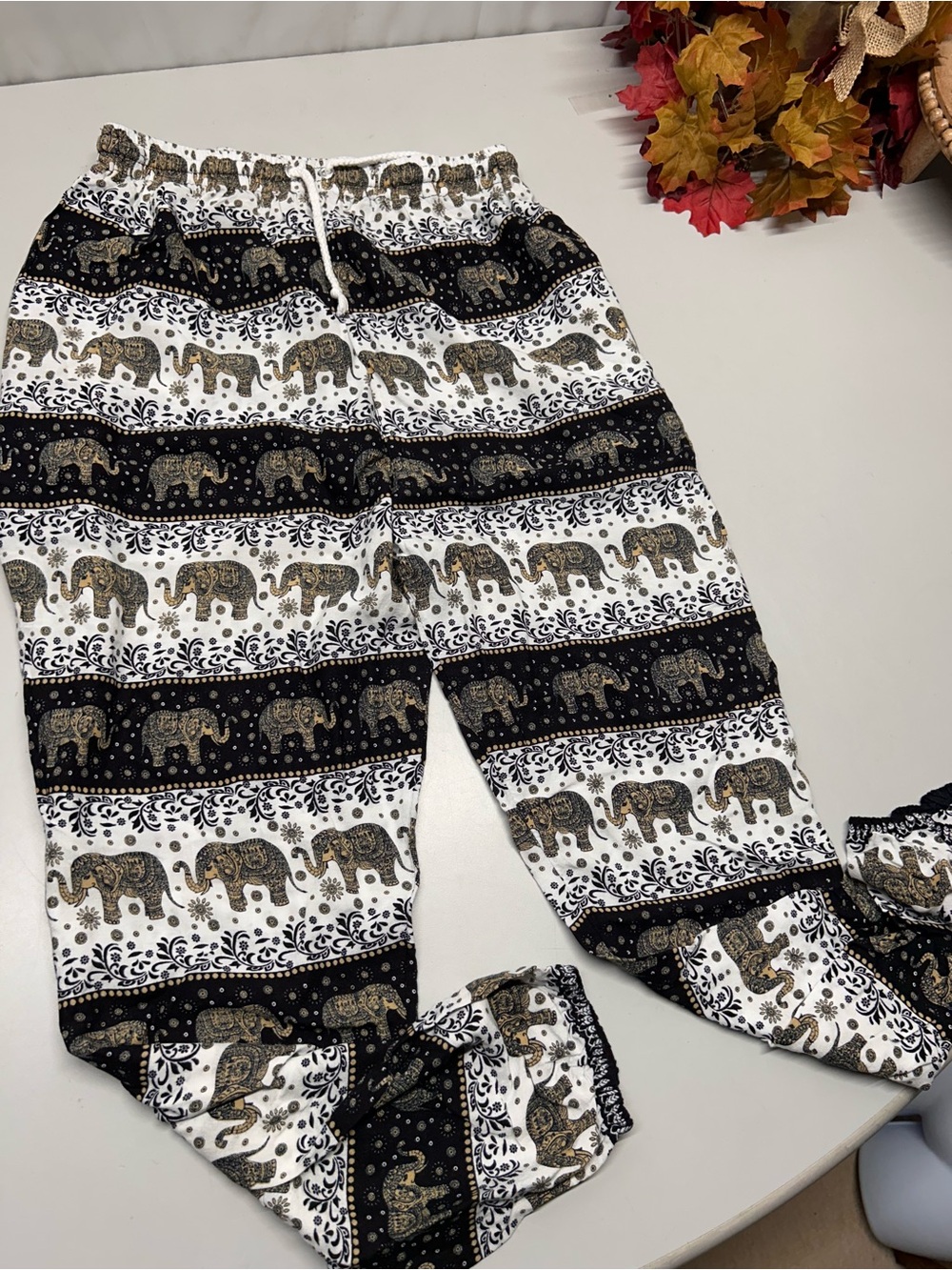 Women’s Elephant Print Lounge Leggings - Black & White
